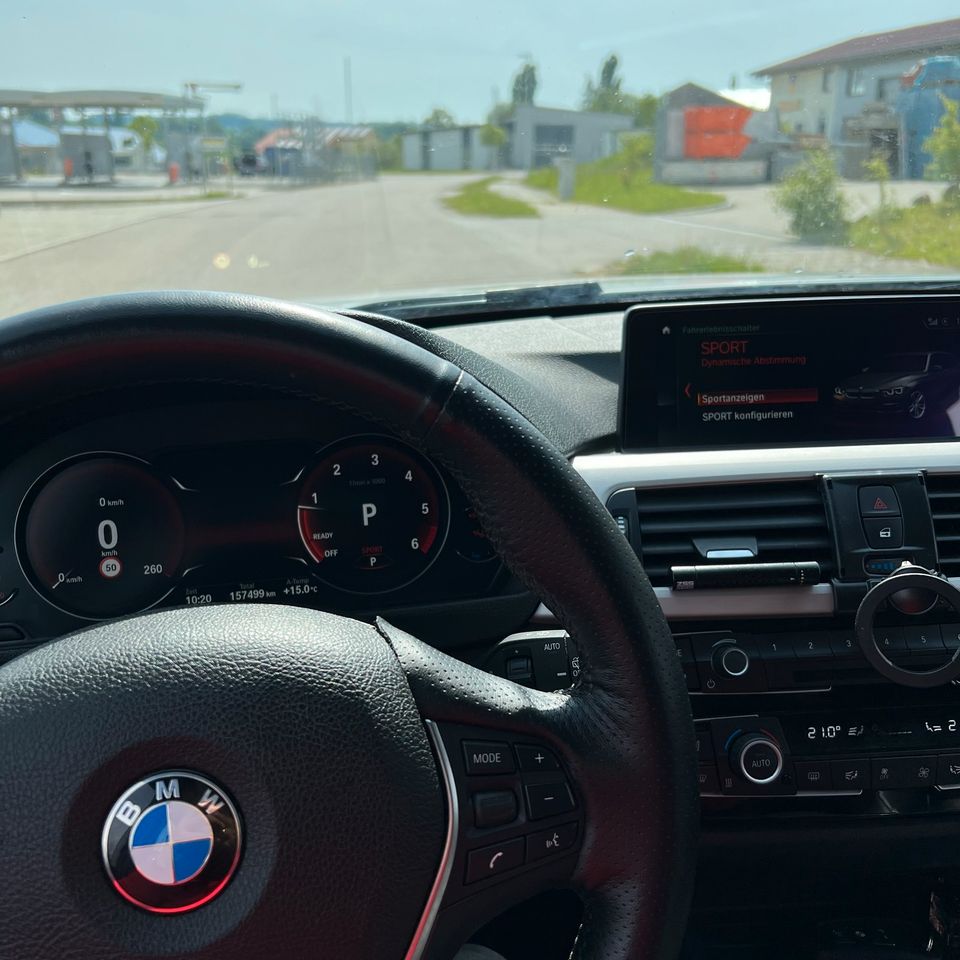 BMW 320d F31 2018  HUD/Kamera/ CarPlay/D.Tacho/Automat/LED in Bodenkirchen