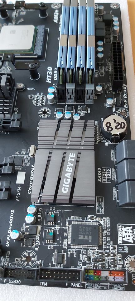 Hardware Bundle Gigabyte GA-990FXA-UD3 Rev.4.0 in Düsseldorf