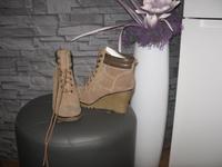 Stiefel Schuhe Stiefeletten Boots Damen Gr 38 neu Berlin - Spandau Vorschau