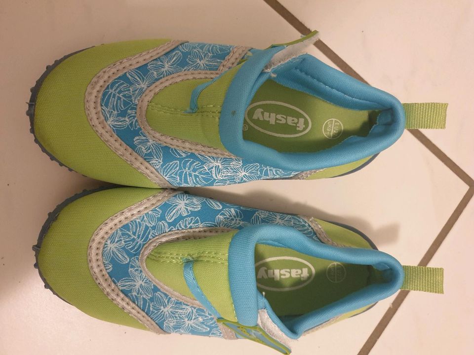 Badeschuhe / Wasserschuhe Gr. 27 "Neu" in Ergolding