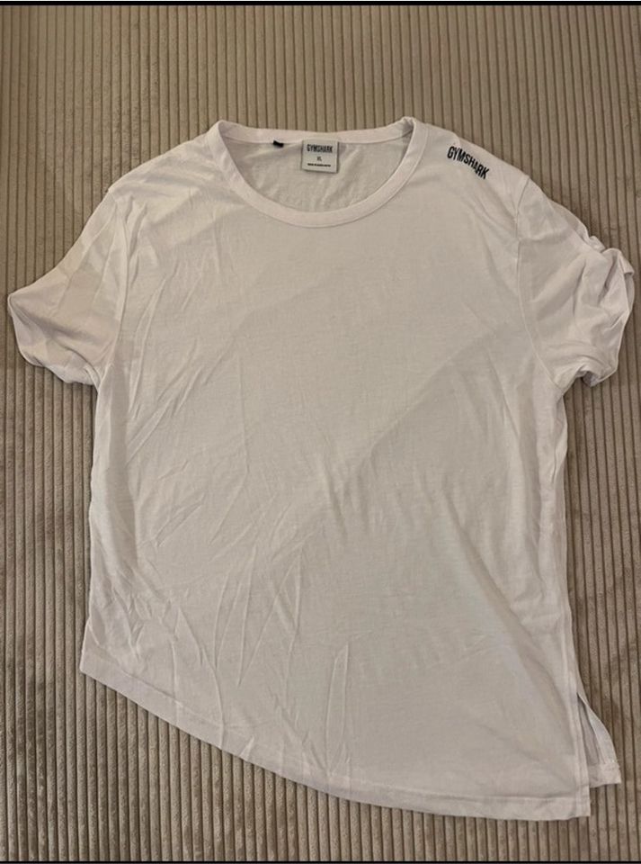 Gymshark T-Shirt in weiß/schwarz in Herzogenrath