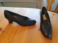 Pumps High-heels italienisch Damen schwarz Absatzschuhe Gr. 40,5 Rheinland-Pfalz - Neuwied Vorschau