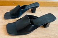 Damen Sommer Sandalen offene Schuhe Leder schwarz Gr. 39,5 Niedersachsen - Bad Zwischenahn Vorschau