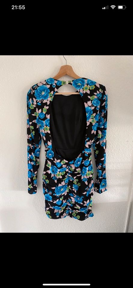 Zara Kleid Gr. XS Blumen Rückenfrei Neu! in Overath