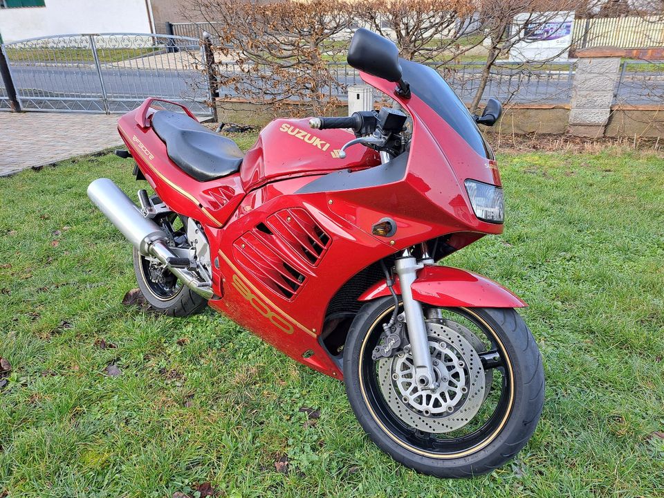 Suzuki RF900 in Schönfeld