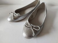 Ballerinas, Damenschuhe Gr. 38, TCM Tchibo, silber mit Schleife Niedersachsen - Wulfsen Vorschau