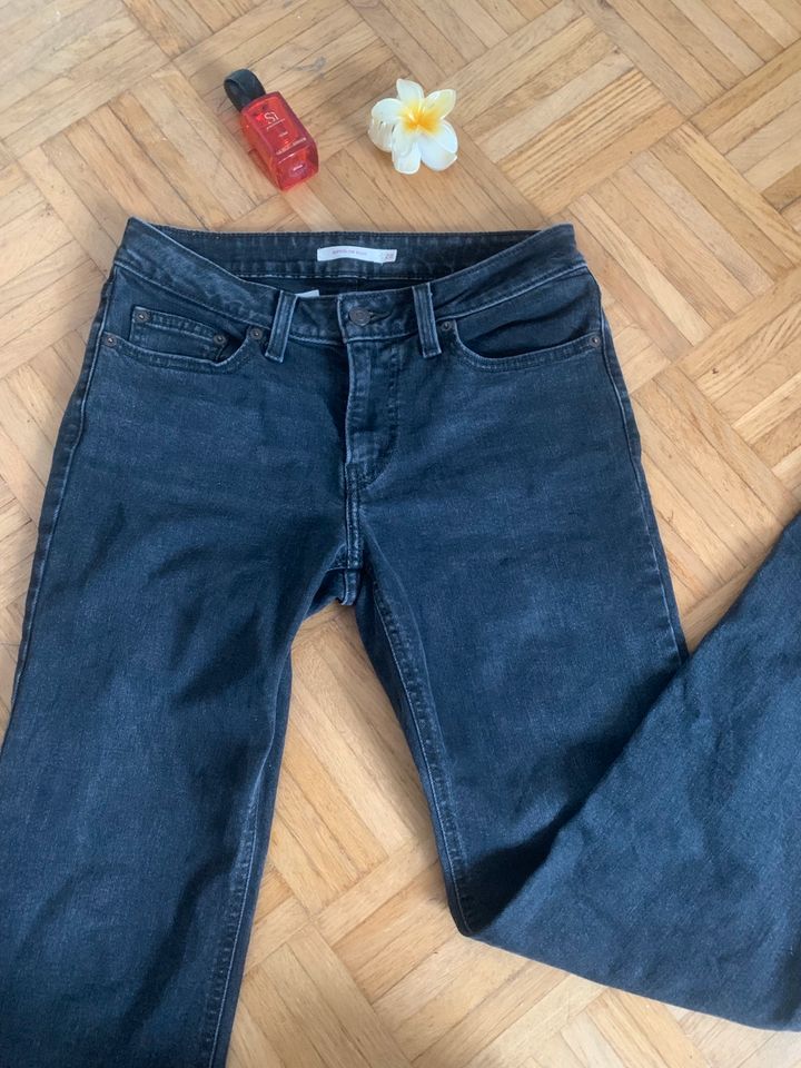 Levis Jeans Bootcut 90's Vintage look Schlaghose in München