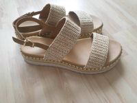 Sandalen von Catwalk in beige * wie neu Schleswig-Holstein - Elmshorn Vorschau