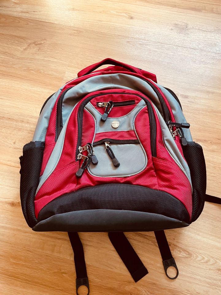 Laptoprucksack Targus aus Kanada in Fürth