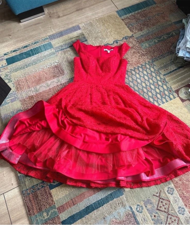 Rotes Festliches Kleid Spitze in Rodenbach