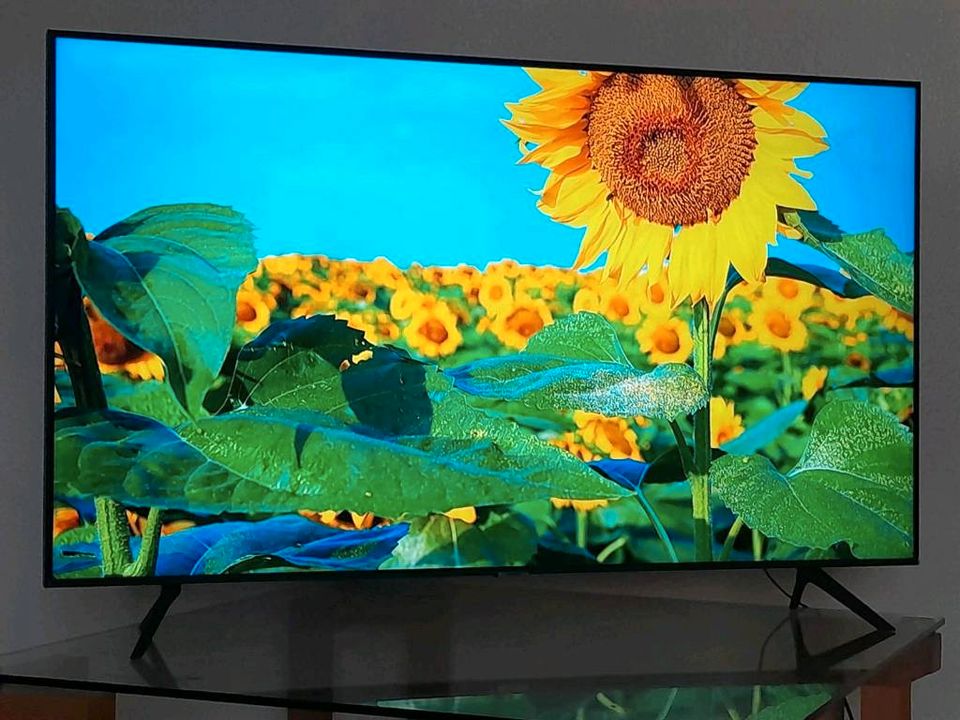 Samsung Led 55 Zoll Smart Tv 4k Crystal UHD modellnummer  GU 55AU in Berlin