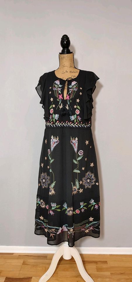 Desigual Kleid L/XL mit Stickerei in Hamburg