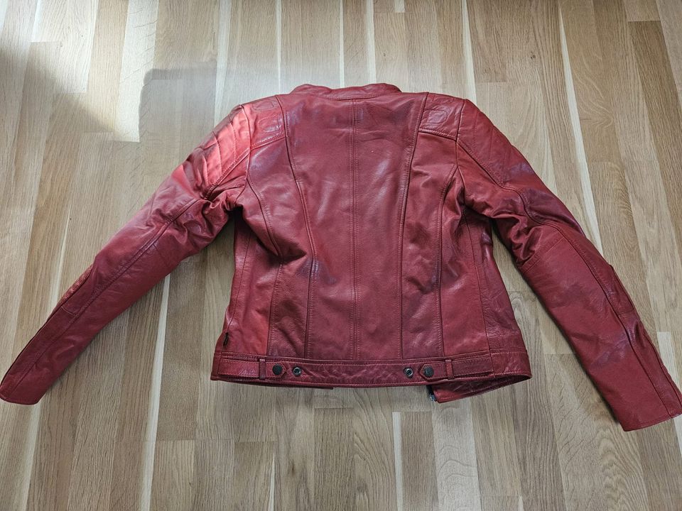 Motorrad Damenlederjacke Gr.38 Leder Rot Neu in Bayreuth