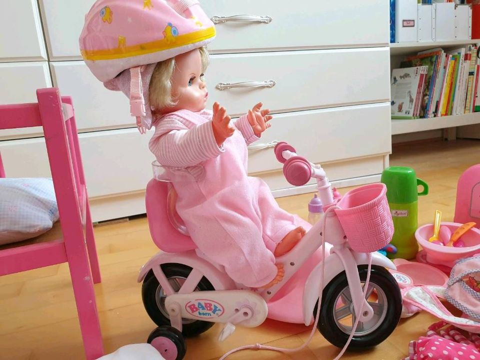 XXL ❤ Paket Puppen Schlitten Fahrrad Bett Kleidung Babyborn in Köln