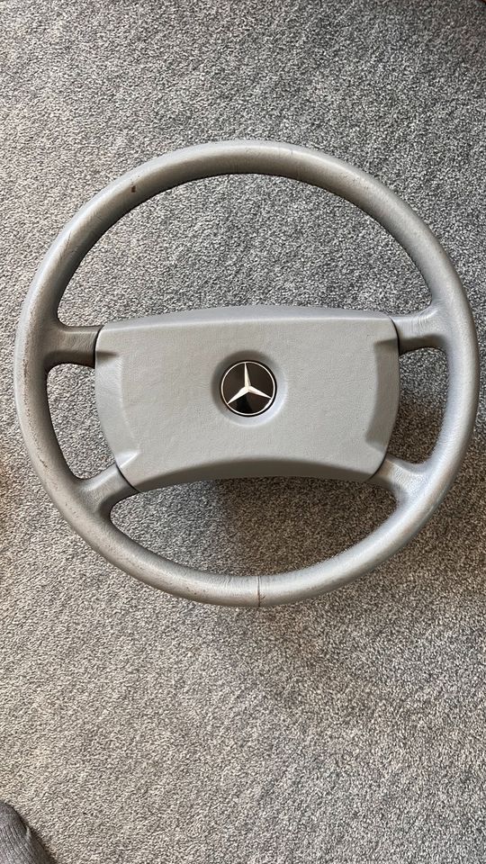 Lenkrad Leder Mercedes W124 W126 W463 W140 W201 ohne Airbag grau in Berlin