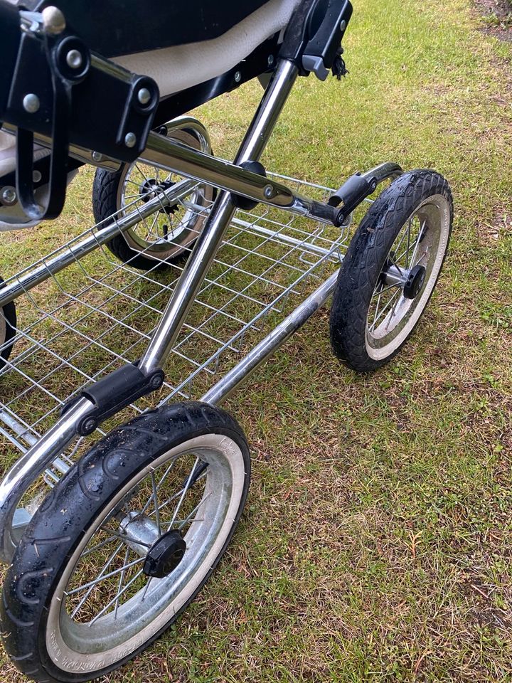 Nostalgischer Emmaljunga Kinderwagen in Rostock