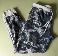 BENCH Joggpants mit Farnblätter und  Gallionstreifen Gr. 40 Sachsen - Werdau Vorschau