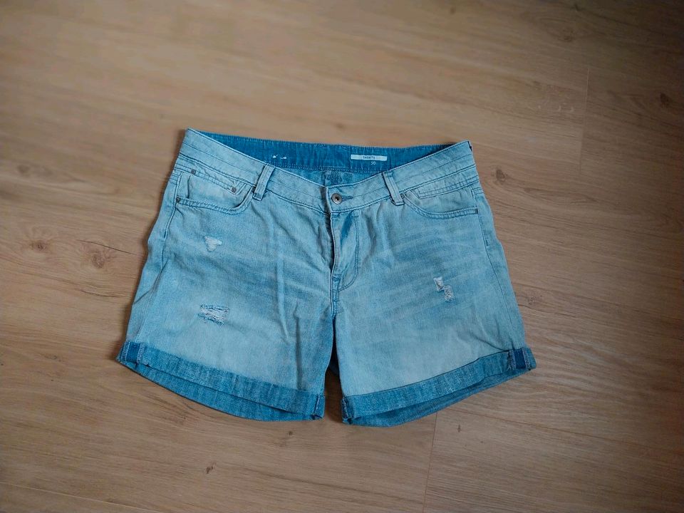 Kurze Hose Shorts von Esprit W 30 in Kehl