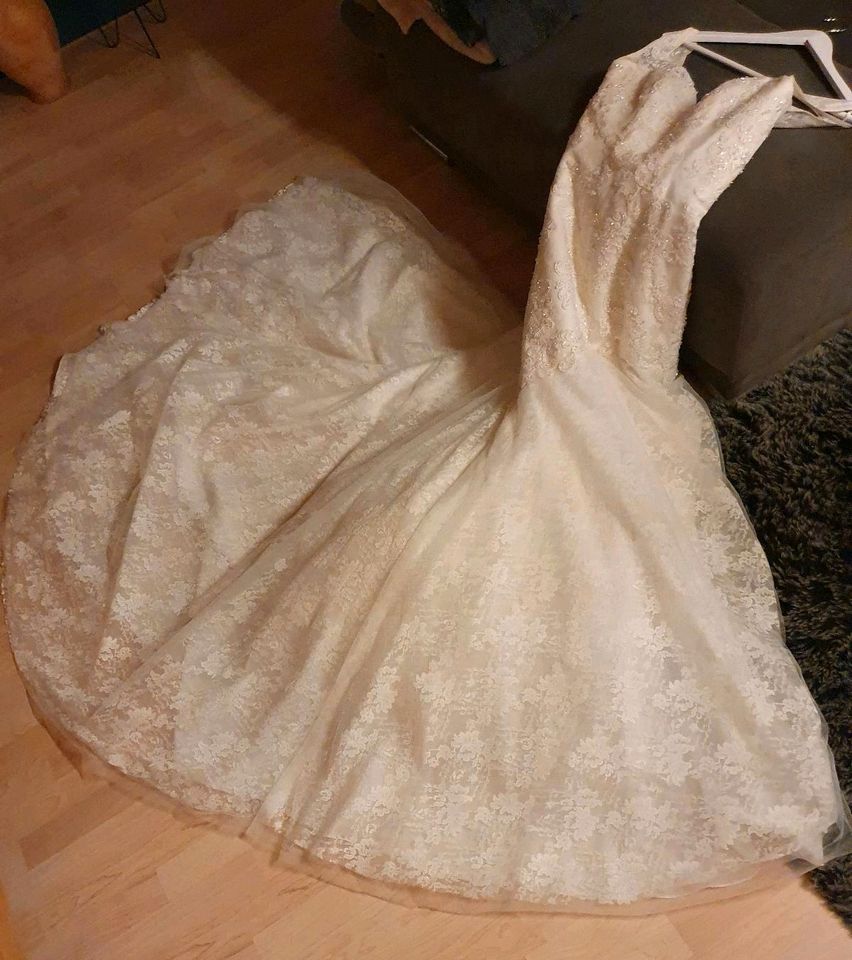 ♥️Brautkleid Meerjungfau Gr.34♥️ in Sassenburg