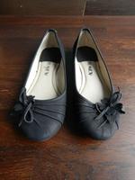 schöne Jumex schwarze Ballerinas Größe 40 UK 6,5 Textil Düsseldorf - Heerdt Vorschau