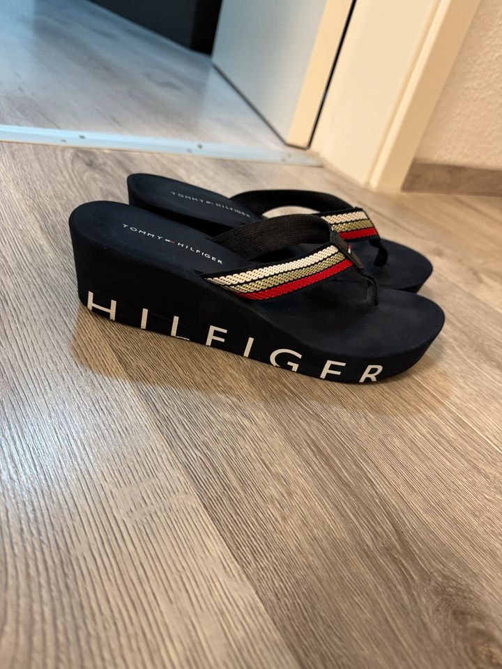 Tommy Hilfiger Sandalen in Karlsruhe