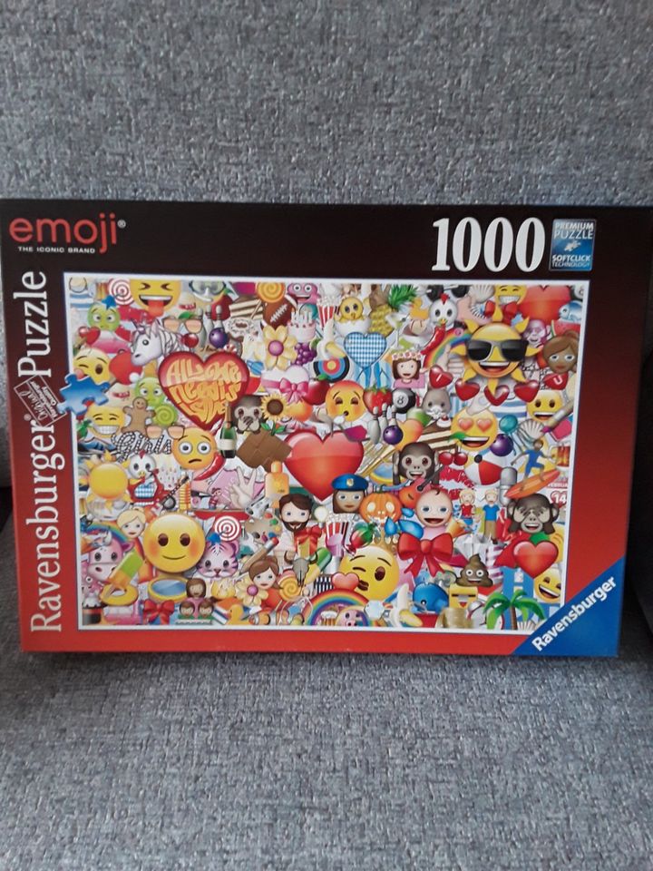 Ravensburger Puzzle emoji 1000 Teile in Berlin
