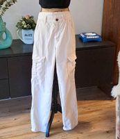 Stradivarius Cargohose Hose Farbe beige/creme Gr. XS Nordrhein-Westfalen - Langenfeld Vorschau