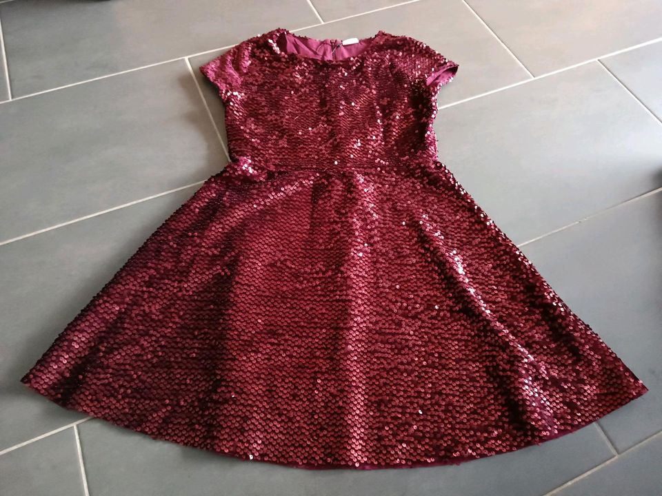 Zara Kleid Drehkleid Pailletten 140 in Eisenach