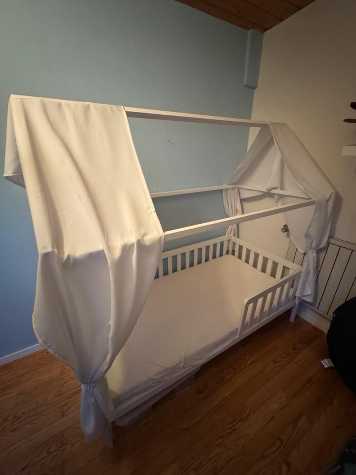 Alcube Hausbett Kinderbett 80x160 inkl. Matratze und Schoner in Brücken (Pfalz)