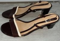 Bally wunderschöne Ledersandalen Sommer Absatz kitten Heel 39,5 Brandenburg - Potsdam Vorschau