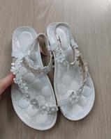 Sandalen Zehentrenner weiß mit Blümchen gr. 40 Sachsen - Heidenau Vorschau