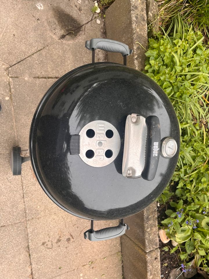 Weber Holzkohlegrill One Touch Premium 47 cm in Hofheim am Taunus