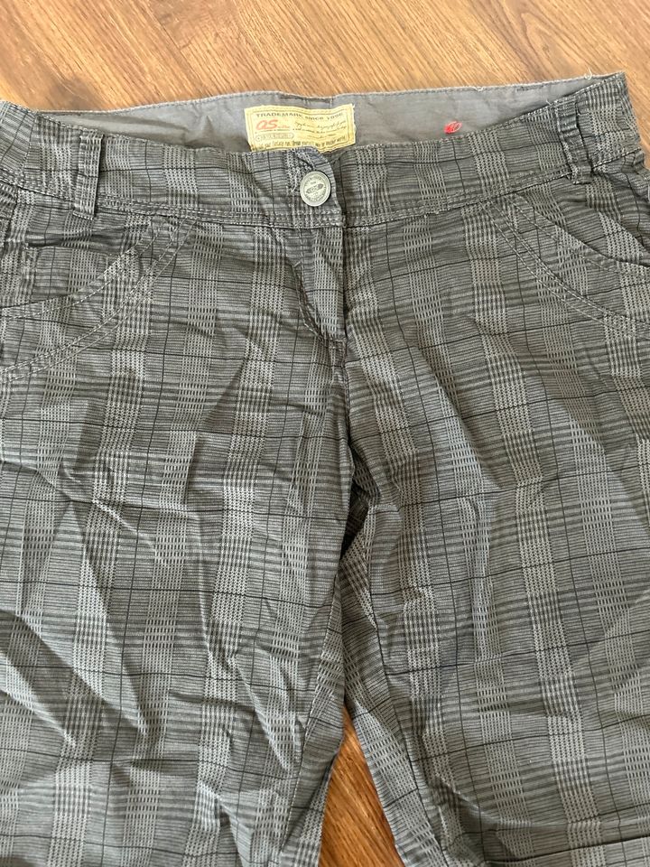 QS by S.Oliver Shorts Bermudas Damen ungetragen in Wittmund