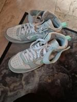 Nike schuhe *Sommer* 38,5 Nordrhein-Westfalen - Niederzier Vorschau