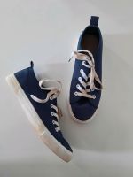 Schuhe Sneaker Turnschuhe von Walkx Größe 39 Hessen - Bischoffen Vorschau