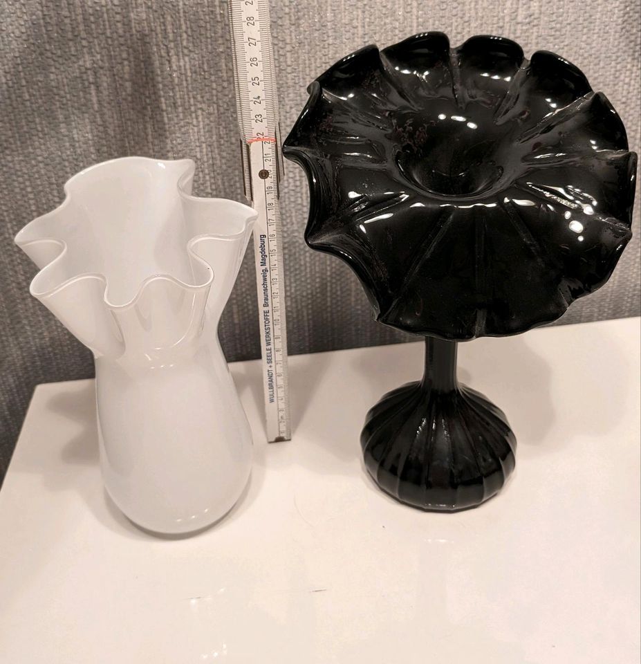 Vasen schwarz weiß, extravagante Formen echter Hingucker in Braunschweig
