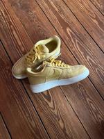 Nike Air Force 1 Sneaker gelb limette 37,5 wie neu Hessen - Hadamar Vorschau