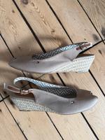 Tommy Hilfiger Sandalen Sandaletten Neu ungetragen Espadrilles 38 Hannover - Linden-Limmer Vorschau