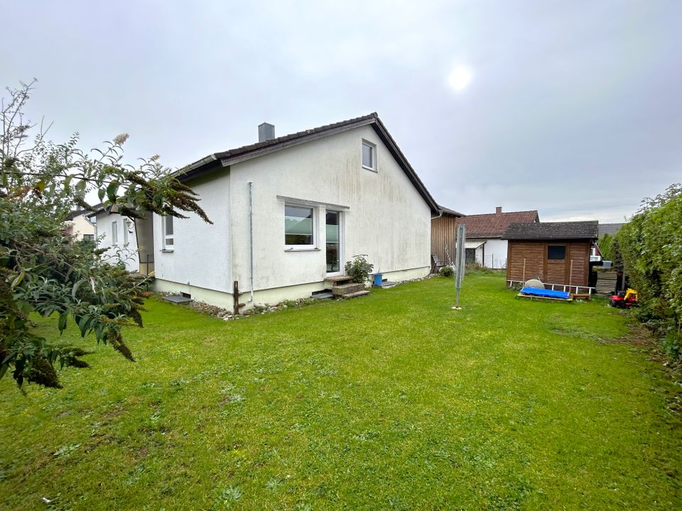 Wohnen auf einer Ebene - modernisiertes Einfamilienhaus mit Garten, Garage und Carport in Oberrot