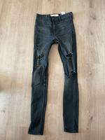 Schwarze Hollister Jeans mit Löchern (W25, L32) Aachen - Aachen-Haaren Vorschau
