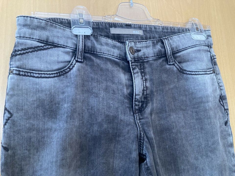 Braun melierte Jeans in Penzberg