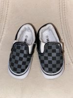 Vans Babyschuhe Sneaker Baby Slipper Gr. 3/18 München - Au-Haidhausen Vorschau