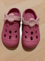 Clogs/Crocs, Haus-/Badeschuhe mit verstellbarem Riemchen, Gr. 28 Rheinland-Pfalz - Wissen Vorschau