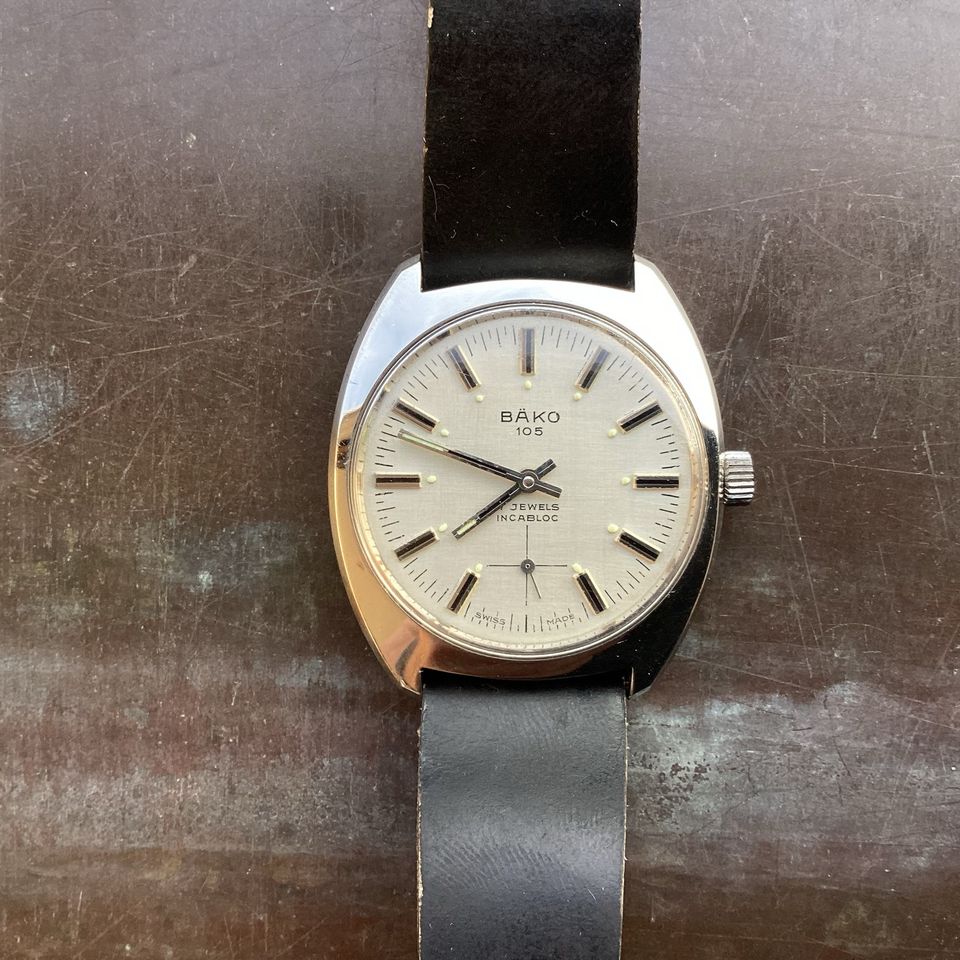 2 Vintage Herren  Armbanduhren „ Bourbon und Bäko 105 „ in Kevelaer