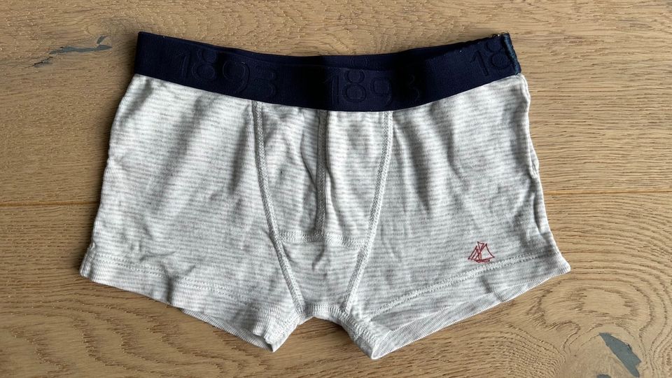 PETIT BATEAU//❤️wunderschöne Shorts Gr. 128cm/ 8 ans❤ in Berlin