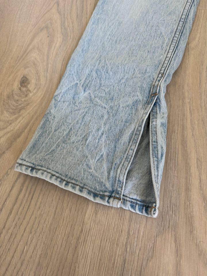 Levi's Jeans mit Schlitz Damen 70's High Slim Straight 27W X 29L in Hattersheim am Main