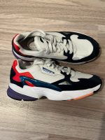 Adidas Falcon Sneaker 41 1/3 bunt Nordrhein-Westfalen - Neuss Vorschau