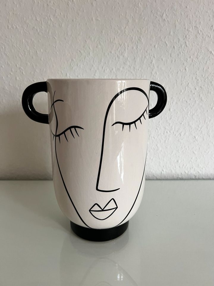 Ernstings Family Vase 22x13cm weiß schwarz neuwertig in Bochum