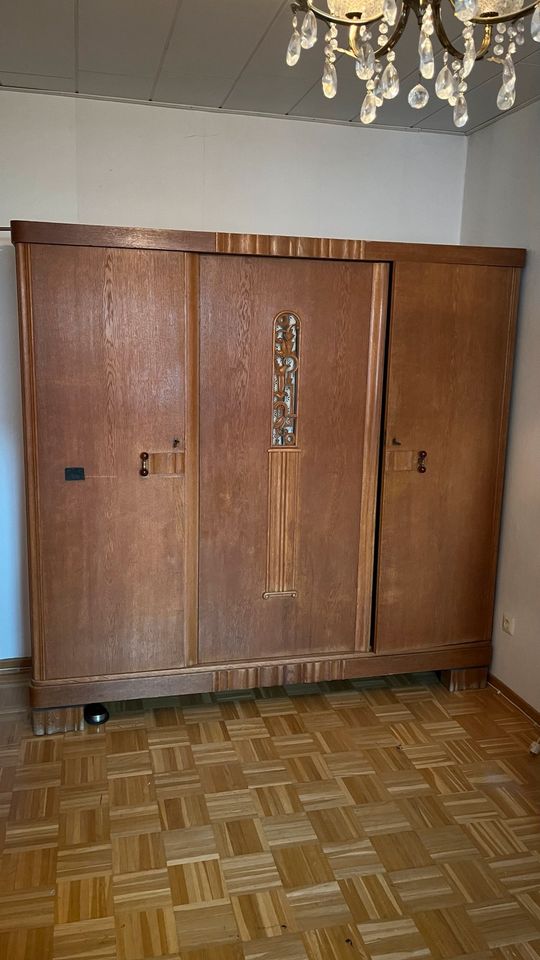 Massiver Vintage Schrank in Salzgitter