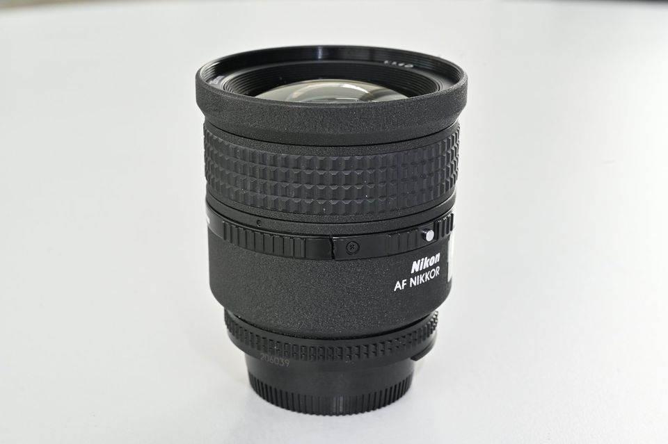 Nikon AF 1,4/28 D - Nikon AF Nikkor 28mm 1:1.4D Top Zustand - Rar in Deizisau 